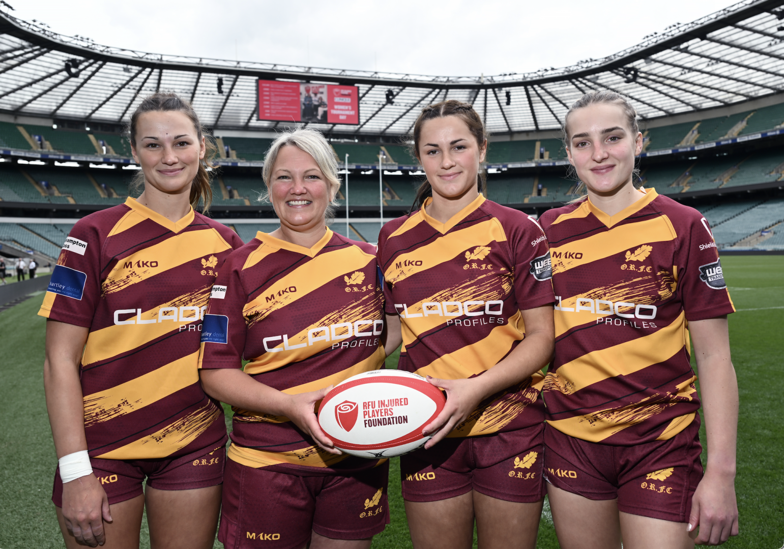 Okehampton winners_mumCharlotte_daughtersPhoebeandImogen_CousinIssy
